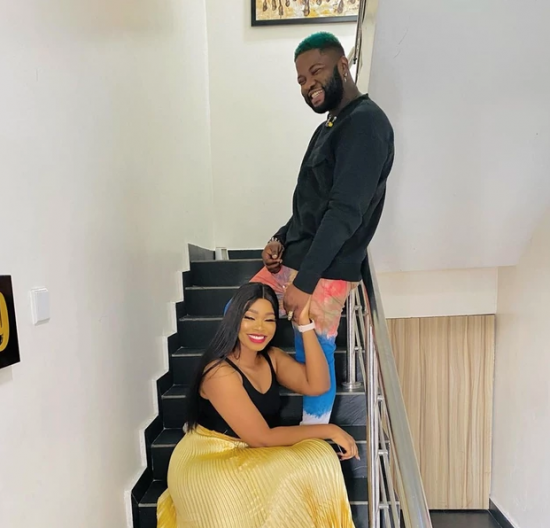 Skales proposes to his Girlfriend