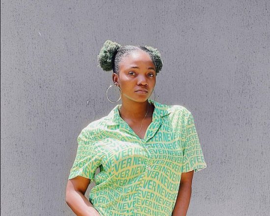 Simi promises fans an ‘Album of Albums’, apologizes for the delay