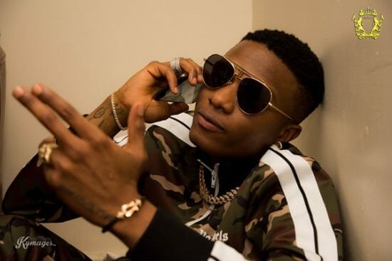 Wizkid entertains fans by dropping love nuggets online