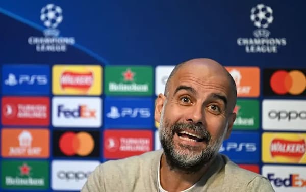 Guardiola laughs when asked about Manchester United's form