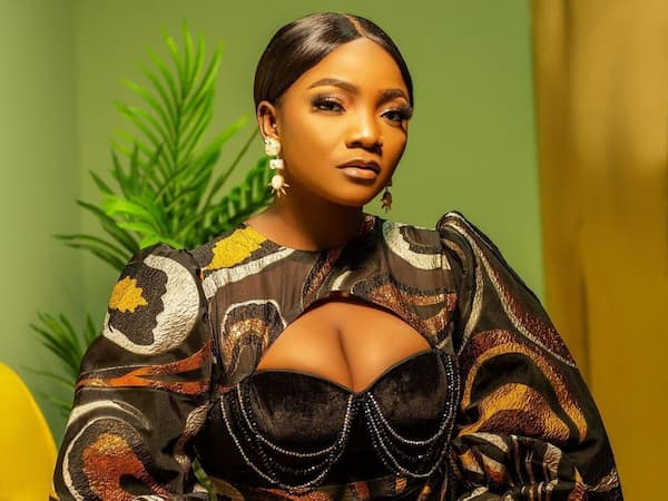 'Let firstborns breathe' – Singer Simi tells Nigerians